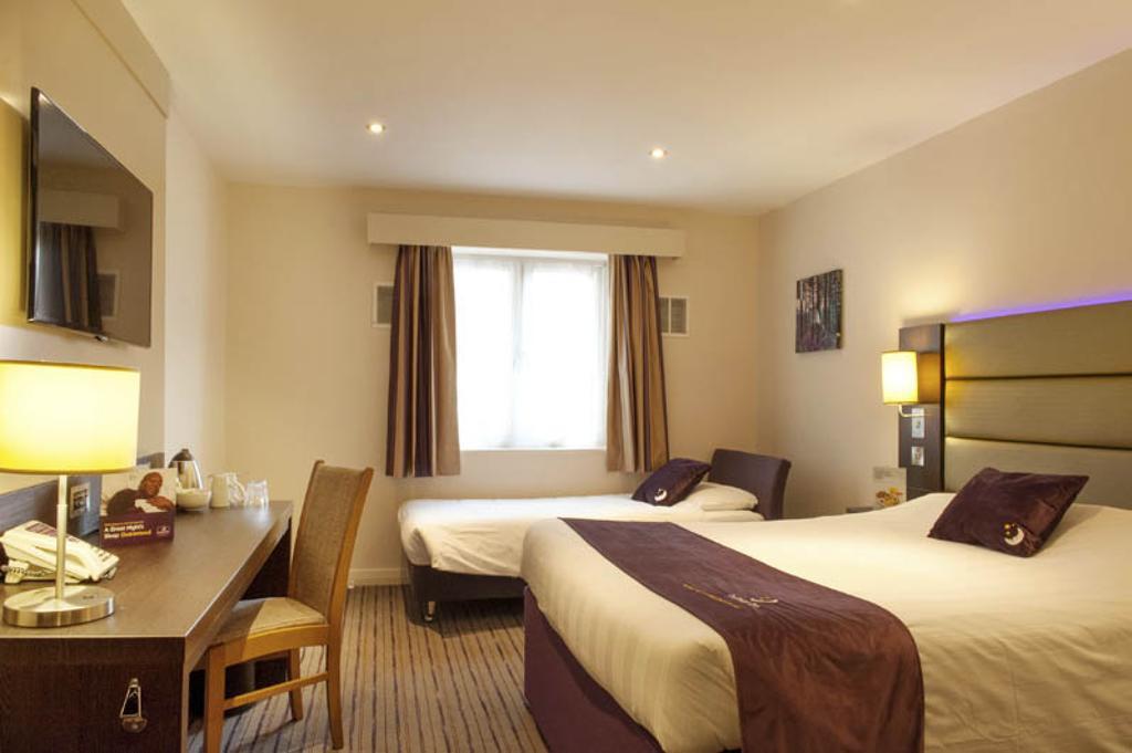 Premier Inn Aberdeen Airport - دايس الغرفة الصورة