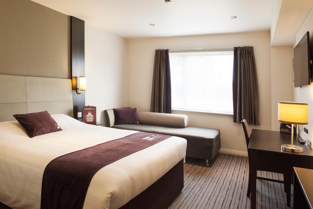 Premier Inn Aberdeen Airport - دايس الغرفة الصورة