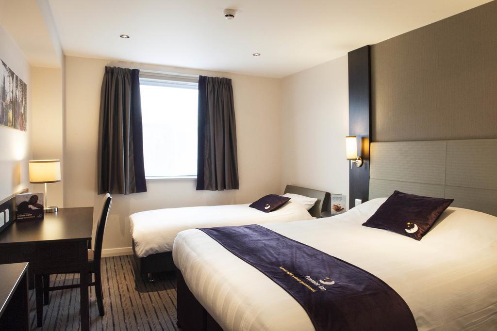 Premier Inn Aberdeen Airport - دايس الغرفة الصورة